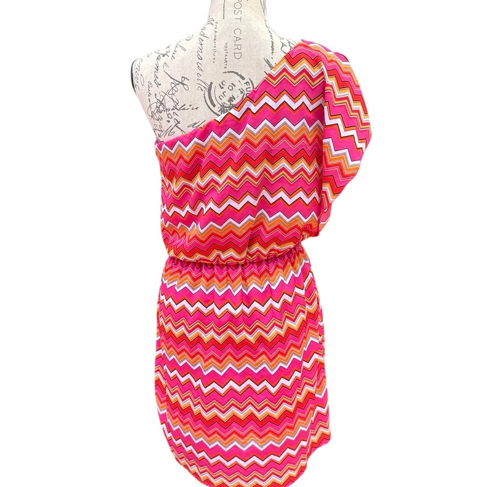 Vibrant Zigzag One-Shoulder Dress
